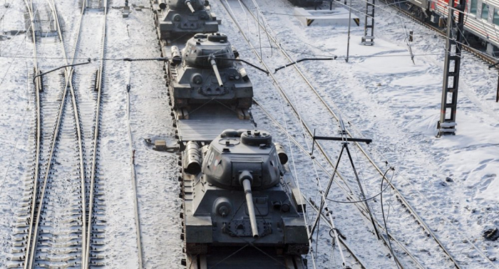 Auf dem Weg von Laos nach Moskau: Zug mit T-34-Panzern kommt nach Krasnojarsk