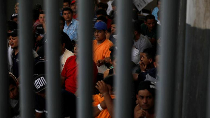 Nearly 1,000 Central American migrants in new caravans enter Mexico