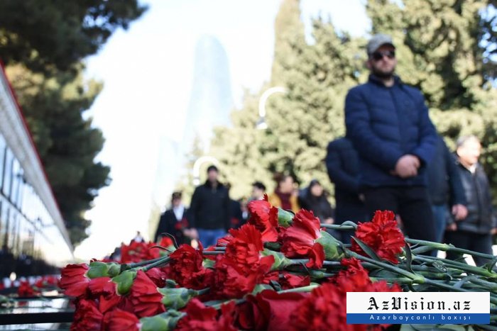  Azerbaijani public pays tribute to Black January victims -  PHOTOS  