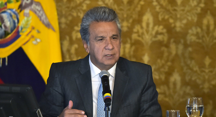 Presidente de Ecuador analiza crear permiso especial para ingreso de venezolanos