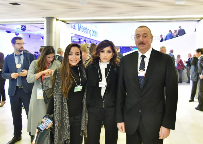  Le président Aliyev et la première dame à la session de Davos - PHOTOS 