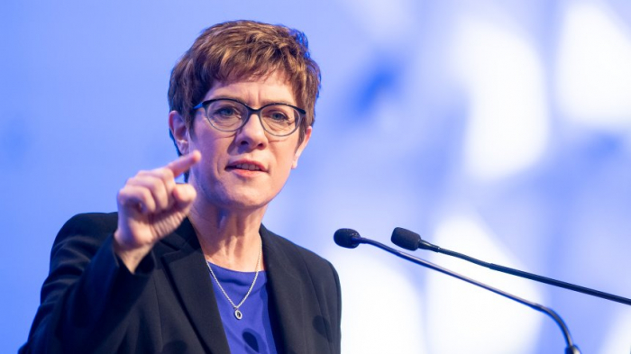Kramp-Karrenbauer warnt vor Spekulationen über Neuwahlen