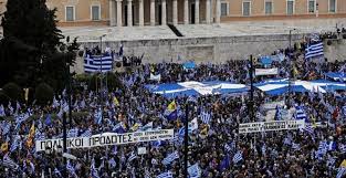 Miles de personas se concentran en Atenas para protestar contra el acuerdo del cambio de nombre de Macedonia