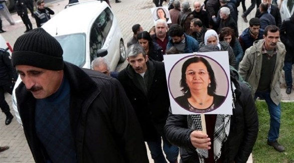 تركيا: الإفراج عن نائبة كردية مضربة عن الطعام