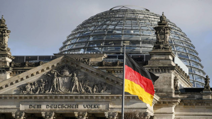 Allemagne : plusieurs partis politiques victimes d