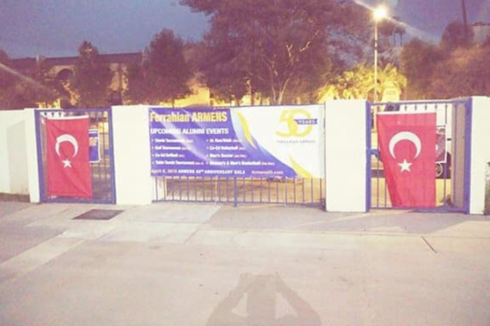 ABŞ-da erməni məktəblərində Türkiyə bayrağı asıldı -  FOTOLAR 