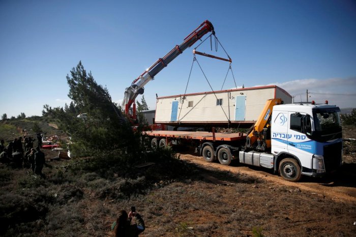 Israeli police remove settlers from illegal West Bank outpost