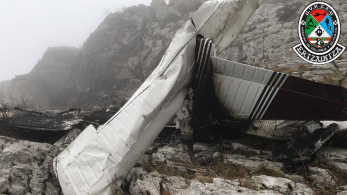   Al menos un fallecido al estrellarse una avioneta al norte de España  