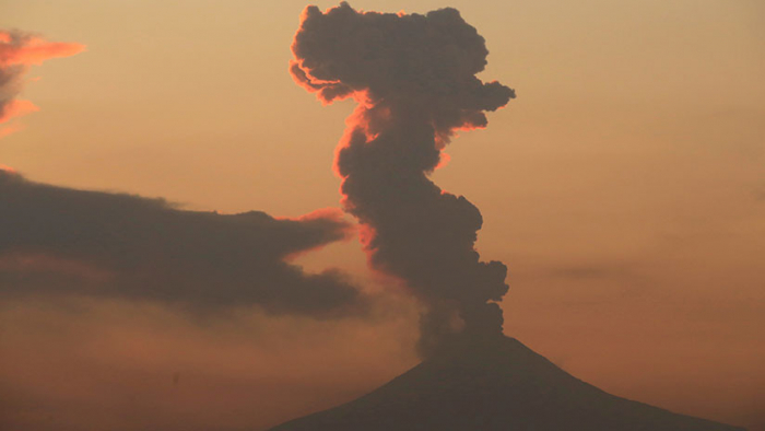     México:     Se registra una explosión en el volcán Popocatépetl