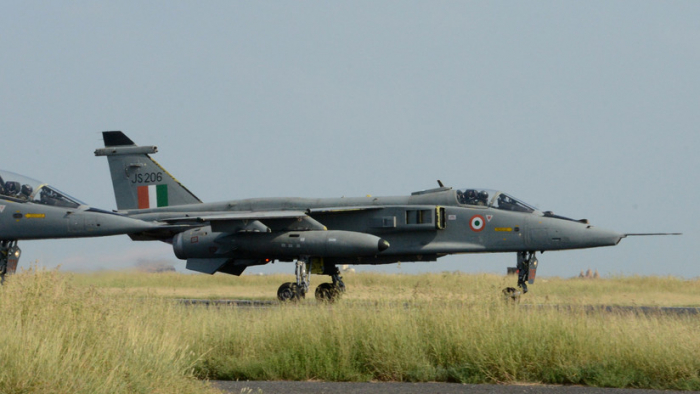  Un avión de combate se estrella en la India 