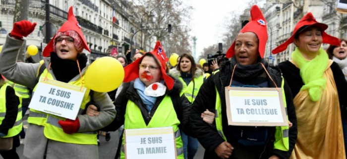     France:   Plusieurs centaines de femmes "gilets jaunes" manifestent à Paris  