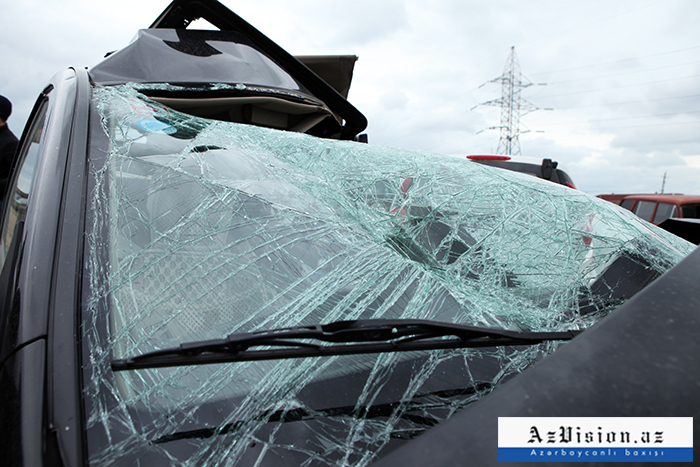 Salyanda “BMW” “KamAZ”la toqquşub -    Sürücü ölüb   