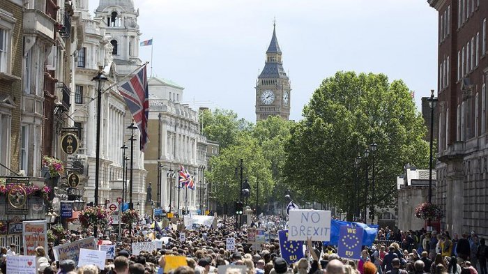 Brexit: Business leaders call for second referendum