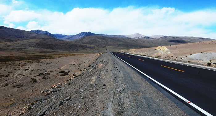 Al menos 35 muertos en dos accidentes en carreteras de Bolivia