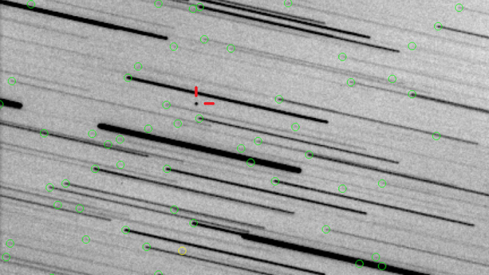  VIDEO  : Astrónomos descubren una misteriosa "bolsa de basura vacía" flotando caóticamente en el espacio