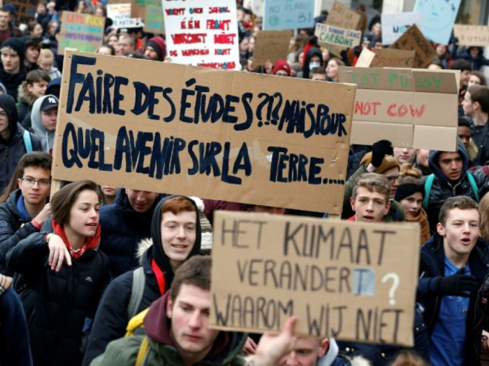 Des milliers de jeunes marchent à nouveau pour le climat à Bruxelles