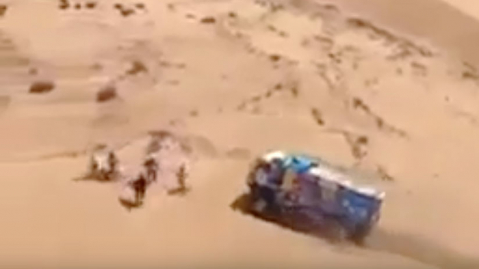   VIDEO  : Descalifican a un piloto ruso del Dakar que atropelló con su camión Kamaz a un espectador
