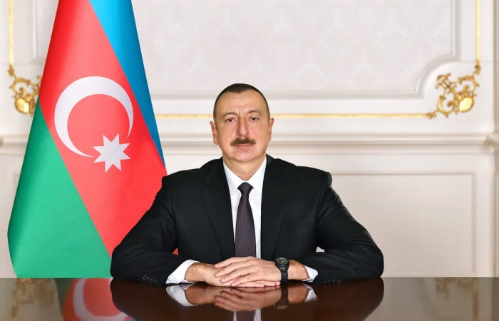   Ilham Aliyev signe un décret promulguant 2019 «Année Nassimi» dans le pays  