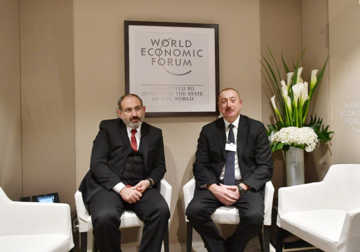   Ilham Aliyev y Pashinián tuvieron una reunión informal en Davos  