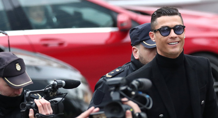 Cristiano Ronaldo provoca una oleada de indignación con una foto en Twitter