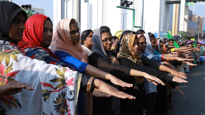 Mujeres indias forman 