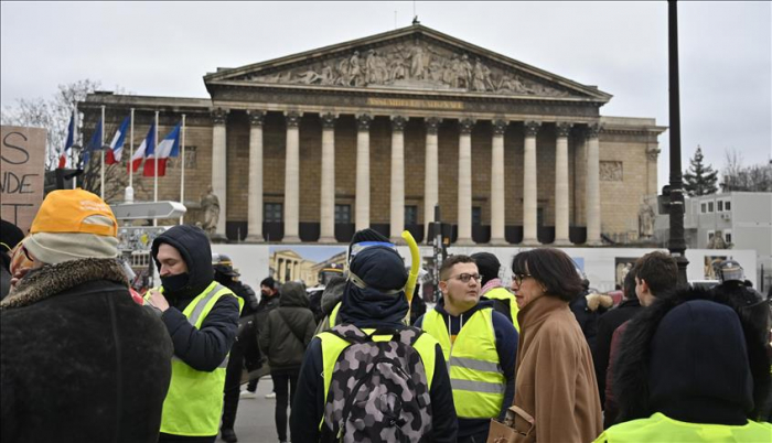    Fransada etirazçılar nazirliyə hücum edib   