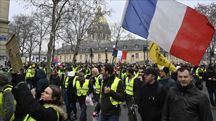     Yellow Vest protests   in Paris spread to other cities  