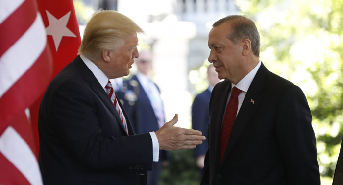   Erdogan y Trump acuerdan acelerar las consultas sobre creación de zona segura en Siria  