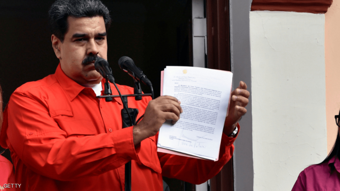بسبب فيديو.. مادورو يغضب ويلغي مقابلة ويعتقل صحفيين بقصره
