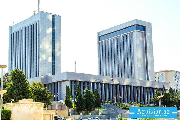   Début de la première réunion de la session de printemps du parlement azerbaïdjanais  