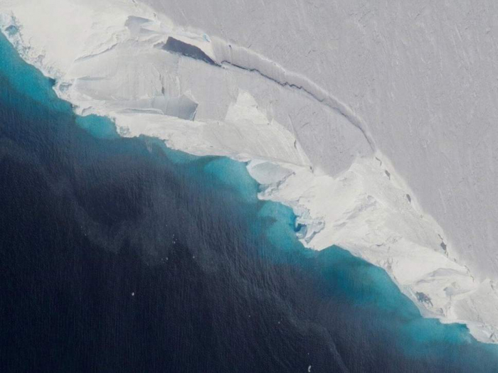Massive cavity opens in Antarctic glacier