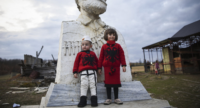 Kosovo zu Gebiet-Übergabe an Serbien bereit