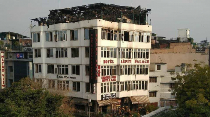  Delhi hotel fire kills 17 