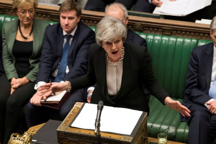 May-Appell an Abgeordnete - "Nerven behalten"
