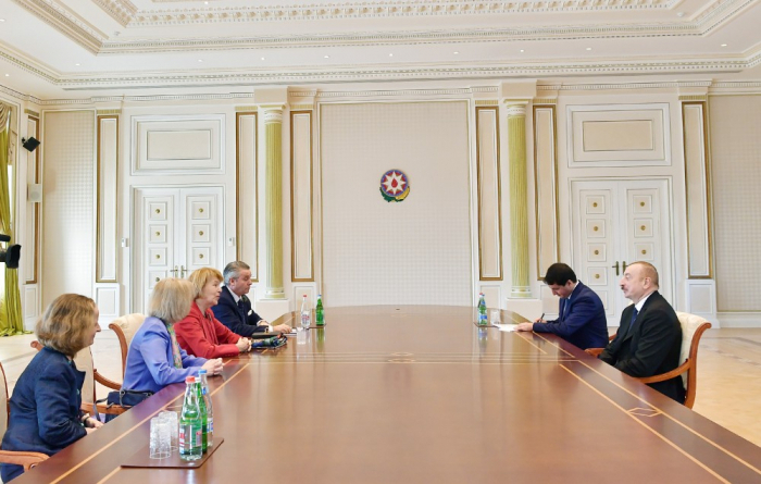  Le président Aliyev reçoit la baronne Emma Nicholson 