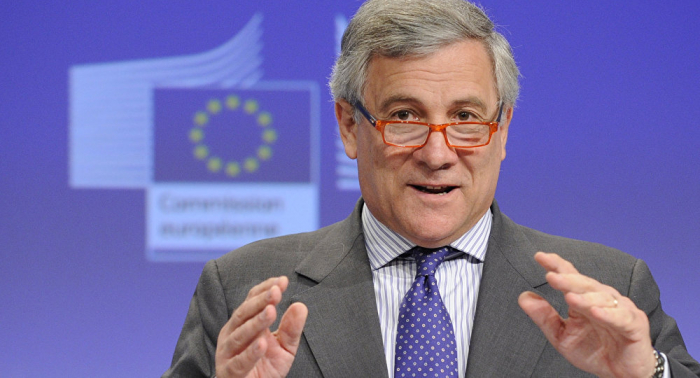 Tajani pide responder a la expulsión de un grupo de eurodiputados de Caracas
