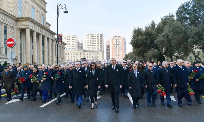   EN FOTOS:  Marcha nacional en relación con el 27 aniversario del genocidio de Jodyalí en Bakú 