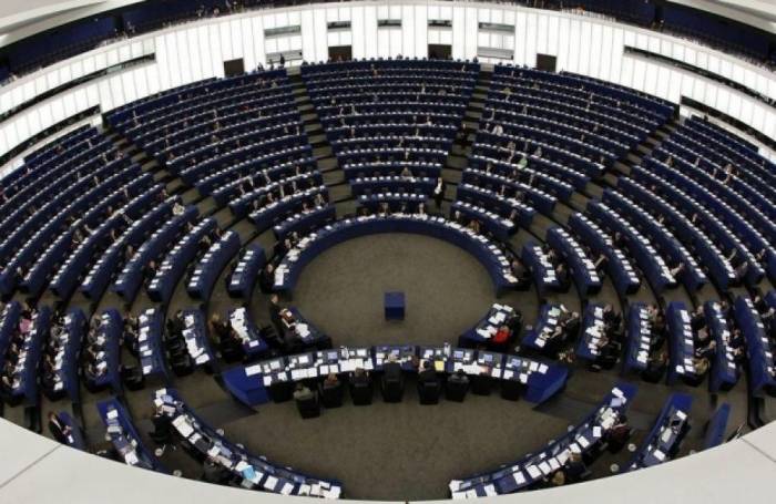   Los miembros de Parlamento Europeo adoptan la declaración sobre el genocidio de Jodyalí    