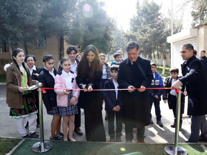   Vizepräsidentin von Heydar Aliyev Stiftung und Chinas Botschafter in Baku besuchen Kinderheim Nr. 2  