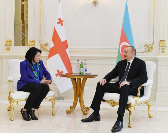 Presidentes de Azerbaiyán y Georgia celebran una reunión cara a cara-  Actualizado  