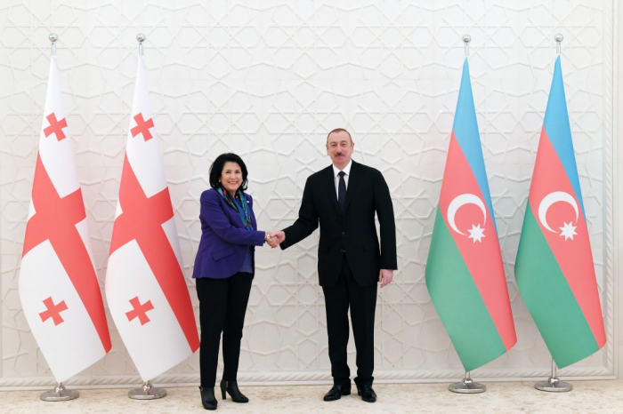  Presidentes de Azerbaiyán y Georgia ofrecen una rueda de prensa conjunta  