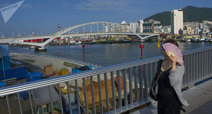 Russisches Schiff rammt Brücke in Südkorea – VIDEO