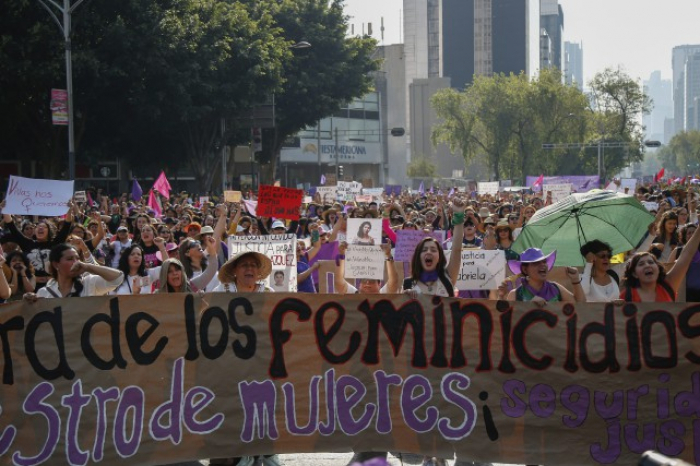 Mexique: des femmes manifestent contre les tentatives d