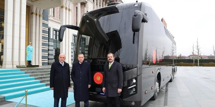 بعد الطائرة الفارهة.. قطر تقدم «حافلة فاخرة» إلى أردوغان