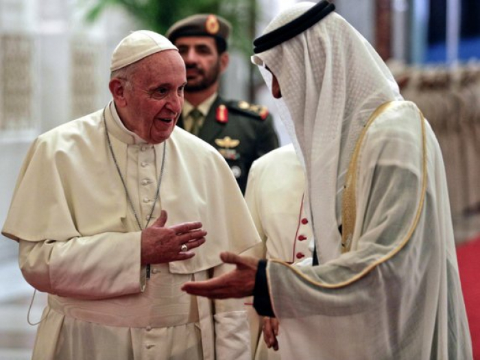 Le pape François est arrivé aux Émirats pour une visite historique