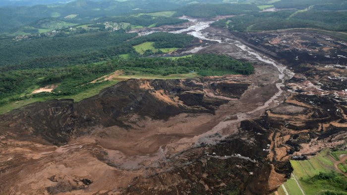 Awful moment of colossal Brazil dam collapse caught on CCTV-VIDEO