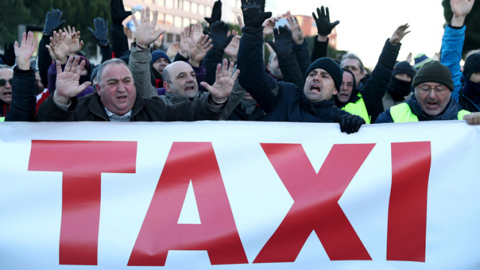 Taxistas de Madrid terminan la huelga tras 16 días de protestas