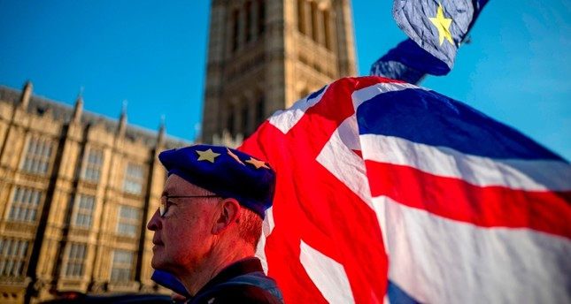 3/4 of UK thinks country divided after Brexit referendum, survey shows