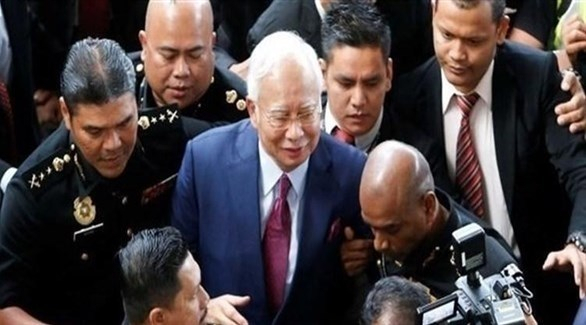 ماليزيا: وقف الإجراءات القضائية في محاكمة رئيس الوزراء السابق