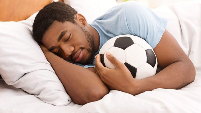 كيف تنام مثل لاعبي الدوري الإنجليزي الممتاز؟